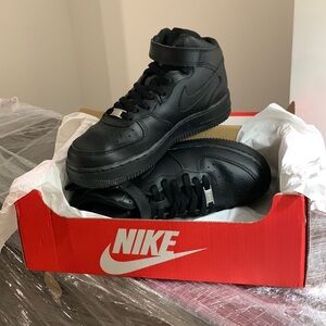 I am selling a black Nike air force 1 mid black color